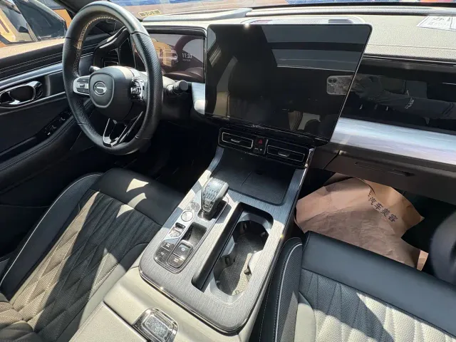 GAC Trumpchi GS8 — Фото автомобиля 21