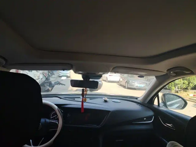 Buick Envision Plus — Фото автомобиля 19