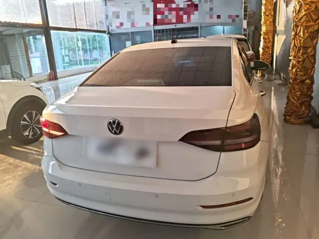 Volkswagen Lavida — Фото автомобиля 5