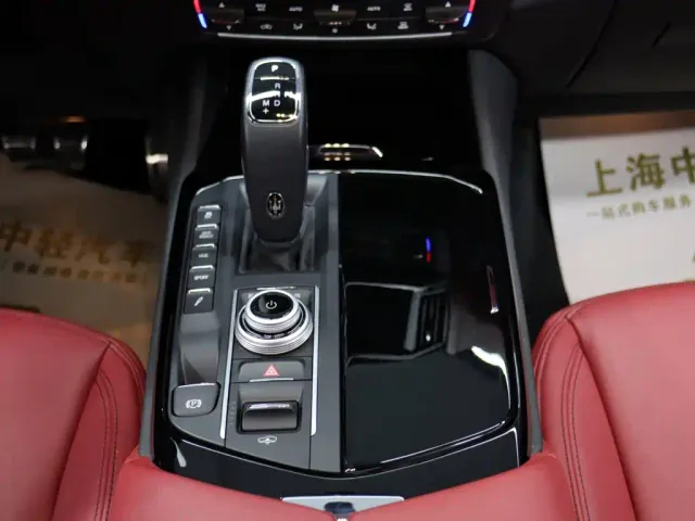 Maserati Levante — Фото автомобиля 15