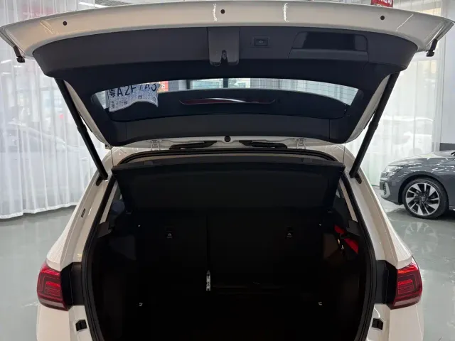 Volkswagen Tharu — Фото автомобиля 9