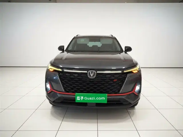 Changan CS35 Plus — Фото автомобиля 2