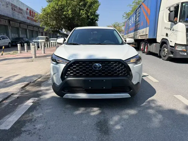 Toyota Corolla Cross — Фото автомобиля 2