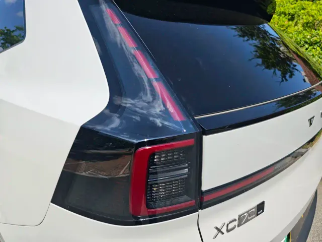 Volvo XC70 Plug-in Hybrid — Фото автомобиля 9