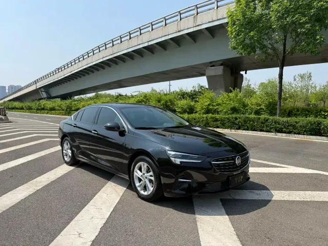 Buick Regal — Фото автомобиля 3