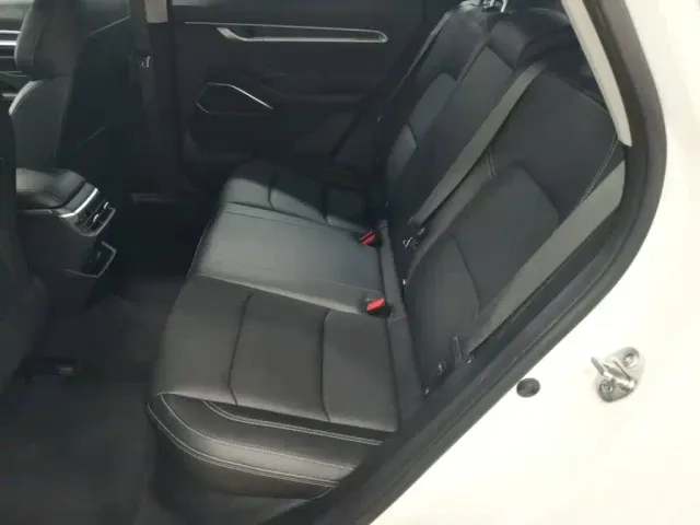 Geely Emgrand — Фото автомобиля 16