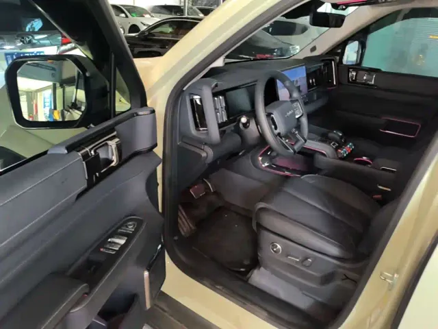 BYD FangChengBao Leopard 5 — Фото автомобиля 15