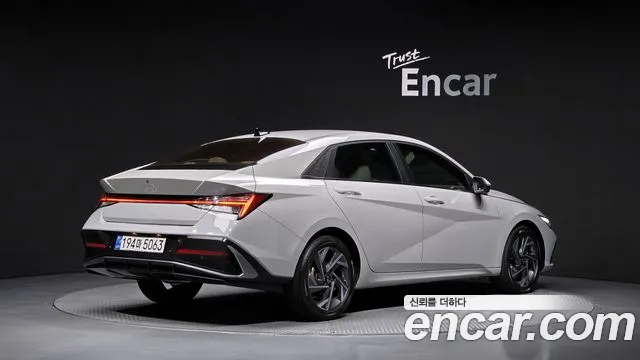 Hyundai Avante CN7 — Фото автомобиля 2