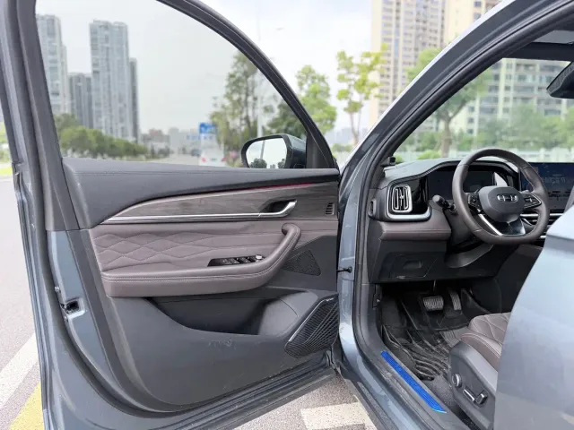 Geely Xingyue L 2026 Oriental Glory 2.0TD Automatic Moonlight Edition — Фото автомобиля 8