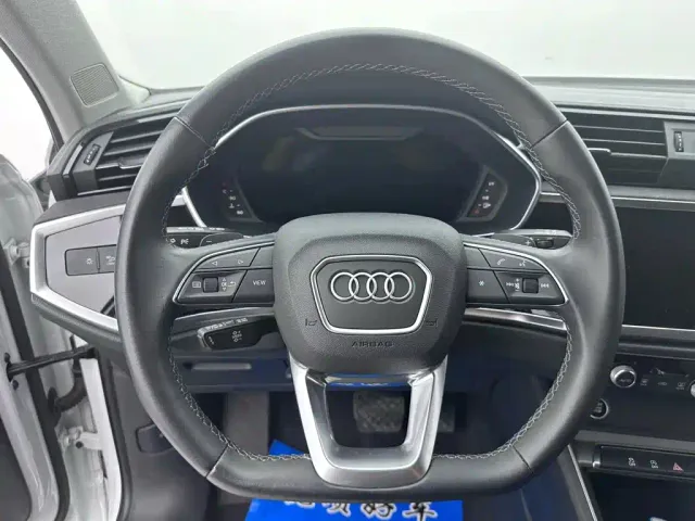 Audi Q3 — Фото автомобиля 16