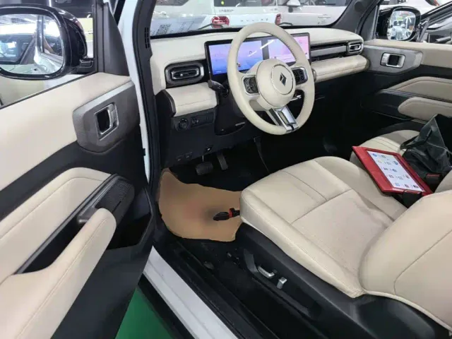 Baojun Yep — Фото автомобиля 15