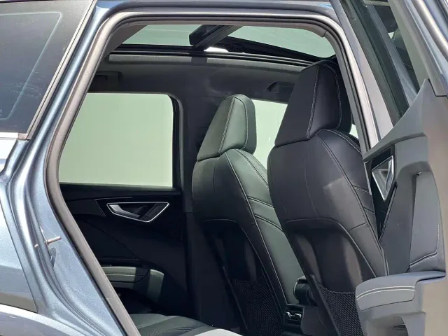 Audi Q4 e-tron — Фото автомобиля 11