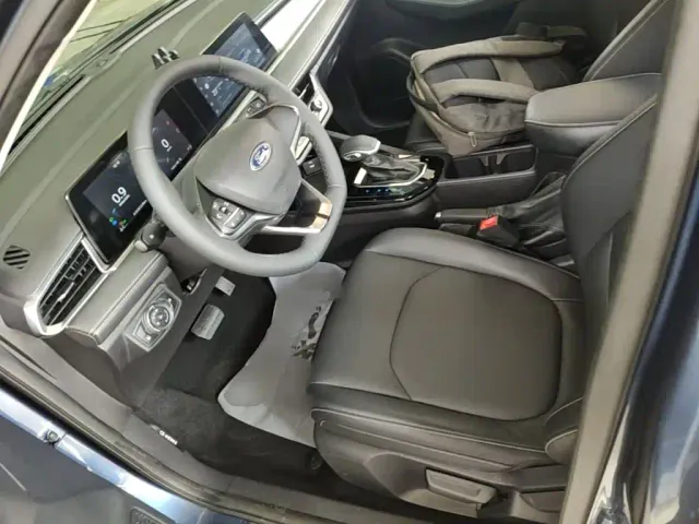 Ford Escort — Фото автомобиля 14