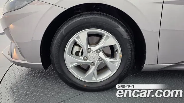 Hyundai Avante CN7 — Фото автомобиля 5