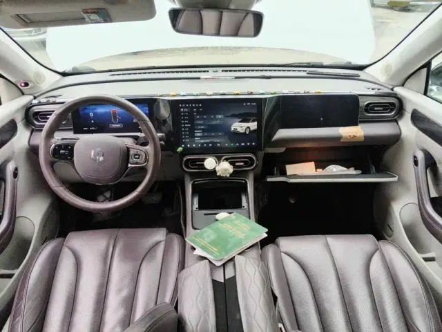 Leapmotor C11 — Фото автомобиля 12