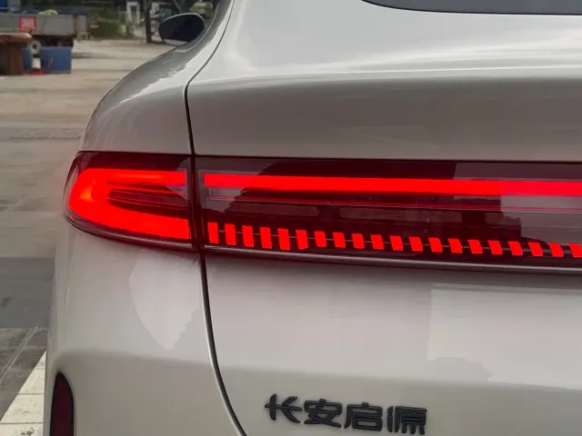 Changan Qiyuan A06 — Фото автомобиля 13