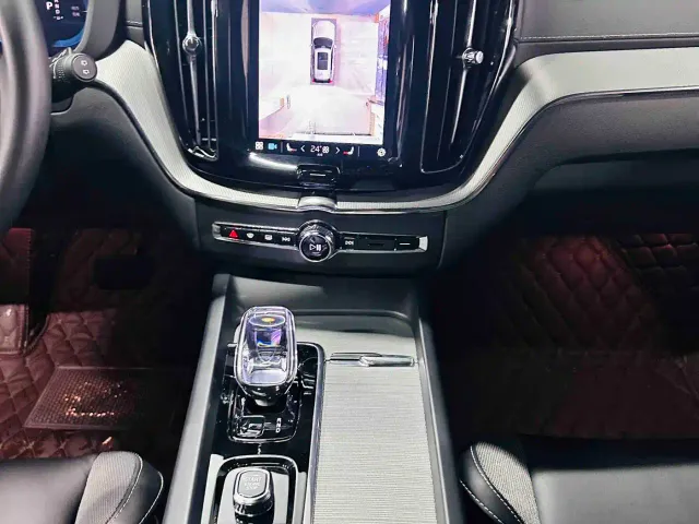 Volvo XC60 — Фото автомобиля 13