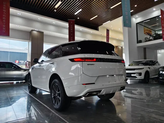 Land Rover Range Rover Sport — Фото автомобиля 17