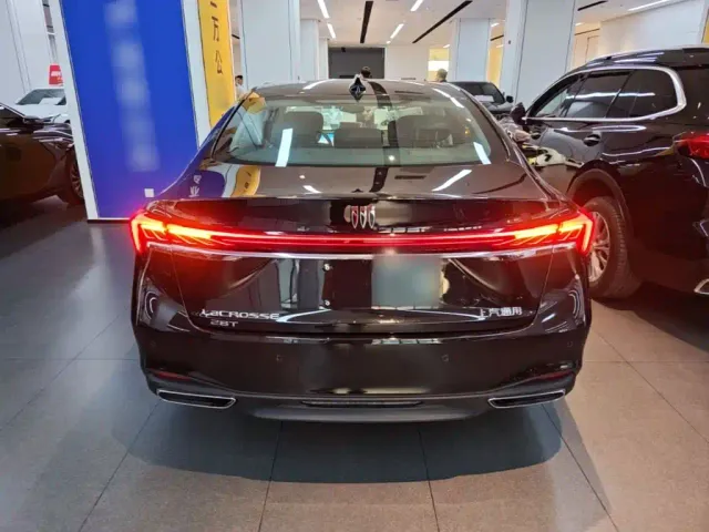 Buick LaCrosse — Фото автомобиля 5