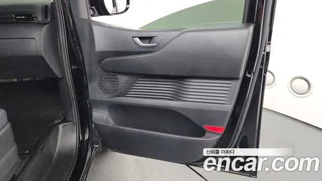 Hyundai Staria — Фото автомобиля 13