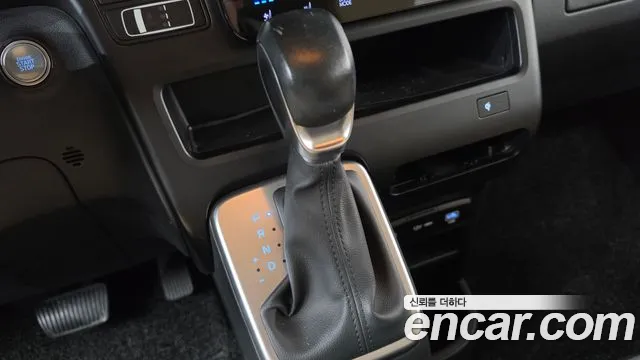 Hyundai Staria — Фото автомобиля 12