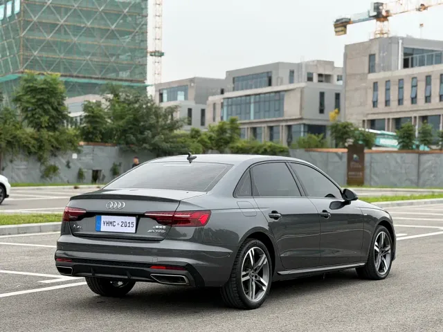 Audi A4L — Фото автомобиля 21