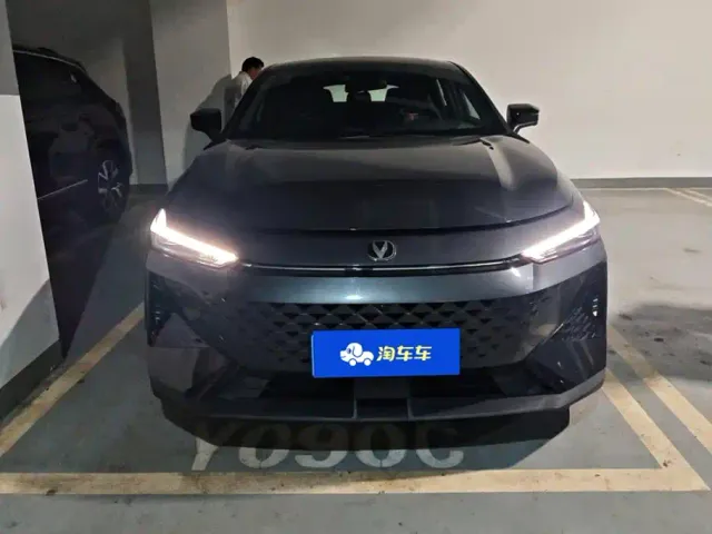 Changan UNI-V — Фото автомобиля 2