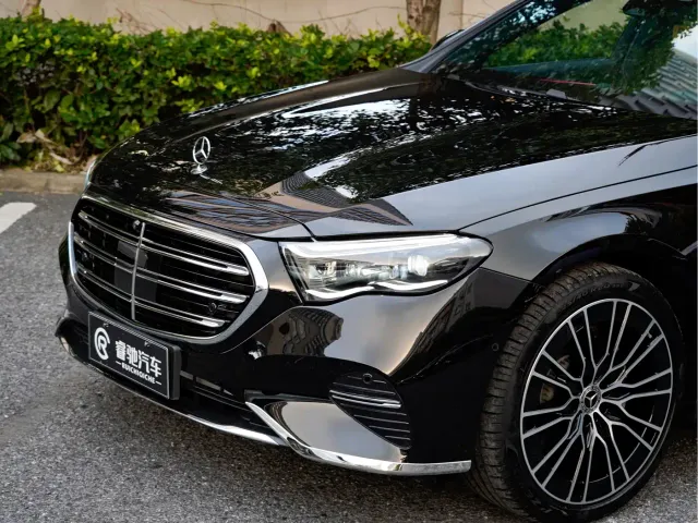 Mercedes-Benz E-Class — Фото автомобиля 7