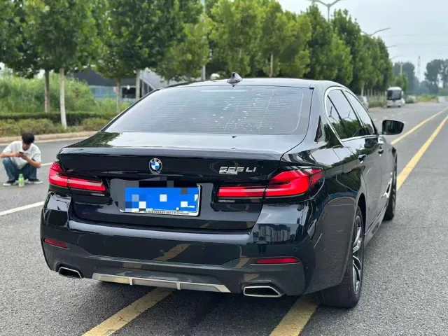 BMW 5 Series — Фото автомобиля 7