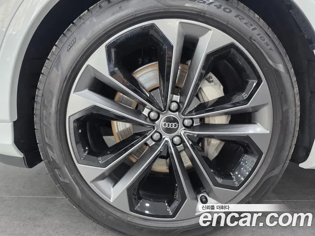 Audi Q7 — Фото автомобиля 5