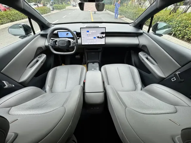 Lynk & Co Z20 — Фото автомобиля 16