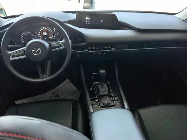 Mazda Axela — Фото автомобиля 12
