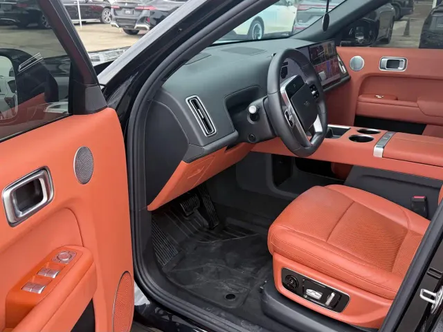 Li Auto L8 — Фото автомобиля 4
