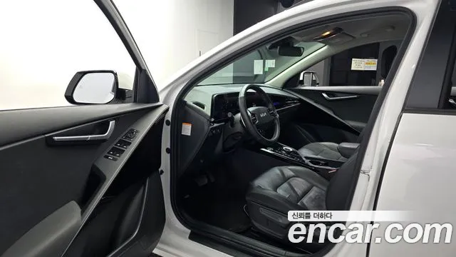 Kia Niro Niro (New) — Фото автомобиля 15