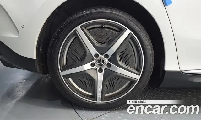 Mercedes-Benz EQE V295 — Фото автомобиля 5