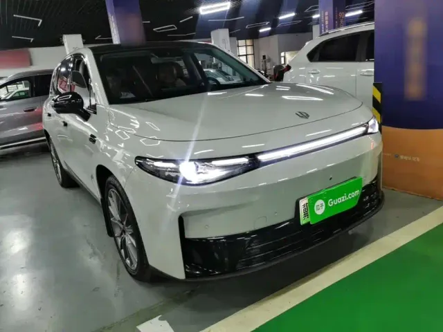 Leapmotor C10 — Фото автомобиля 3