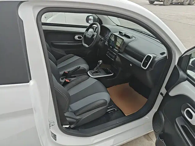 Roewe Clever — Фото автомобиля 19
