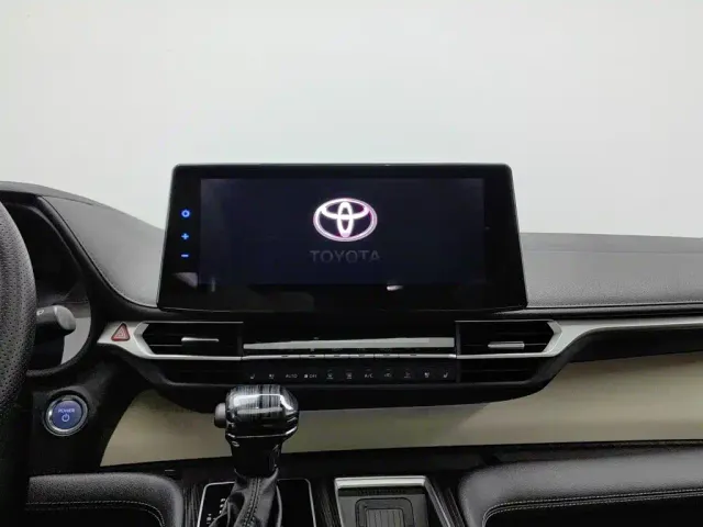 Toyota Sienna — Фото автомобиля 12