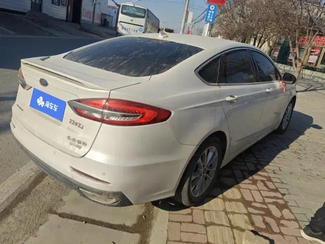 Ford Mondeo — Фото автомобиля 3