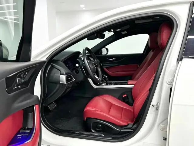 Jaguar XEL — Фото автомобиля 9