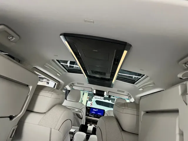 Lexus LM — Фото автомобиля 9