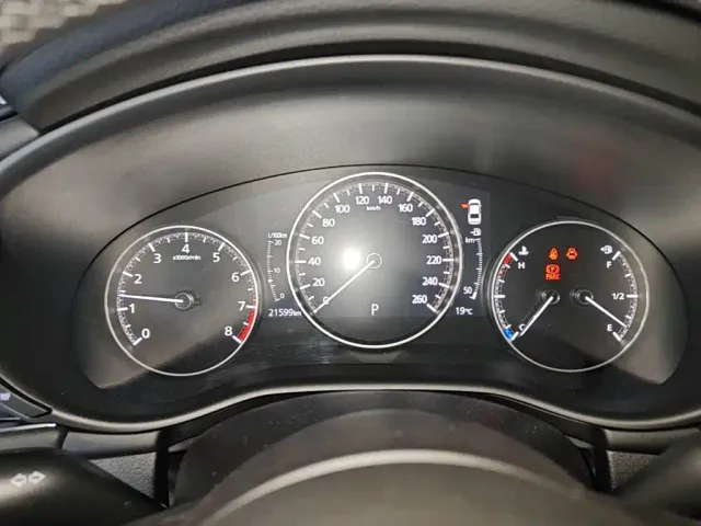 Mazda Axela — Фото автомобиля 11