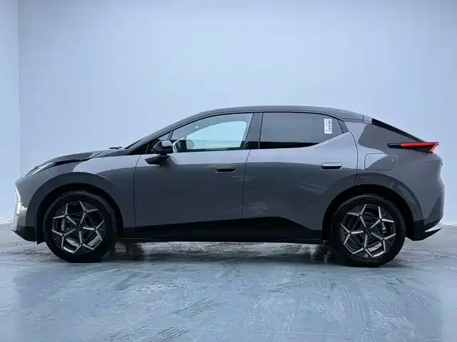 Lynk & Co Z20 — Фото автомобиля 7