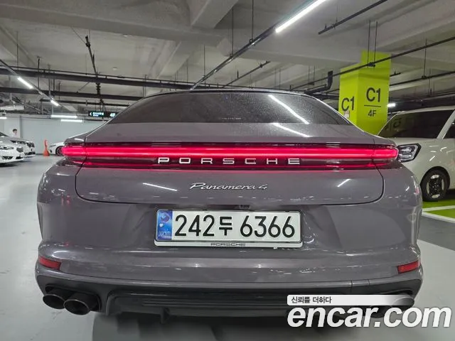 Porsche Panamera — Фото автомобиля 3