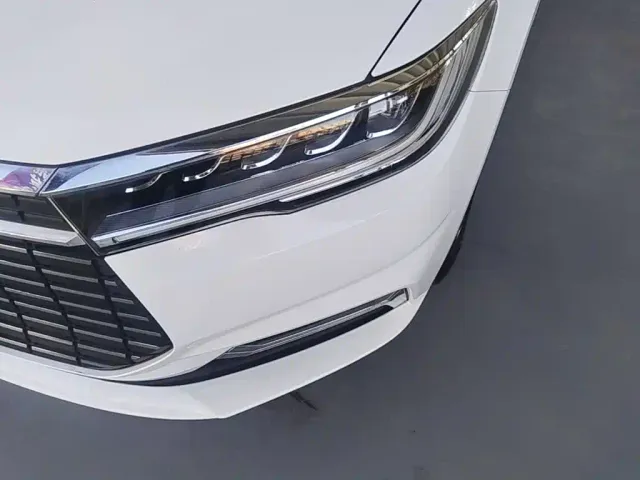 BYD Qin — Фото автомобиля 23
