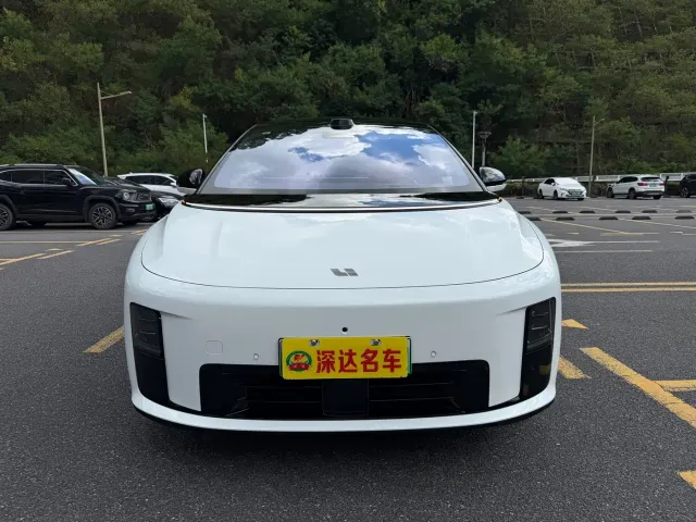 Фотография автомобиля — Li Auto i8