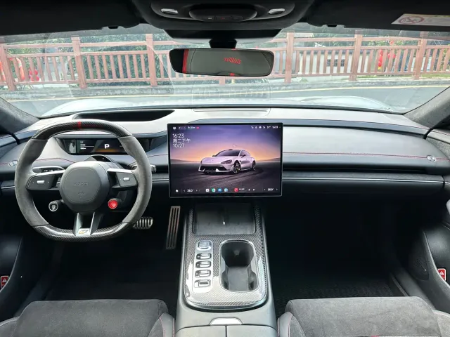 Xiaomi SU7 Ultra — Фото автомобиля 14