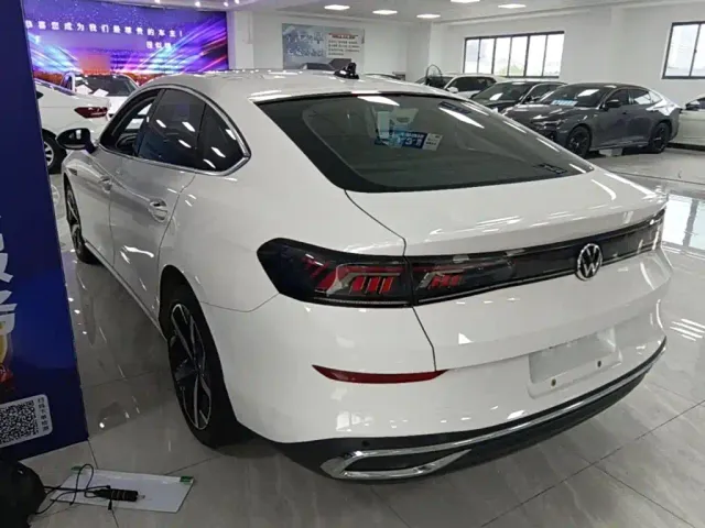Volkswagen Lamando — Фото автомобиля 4