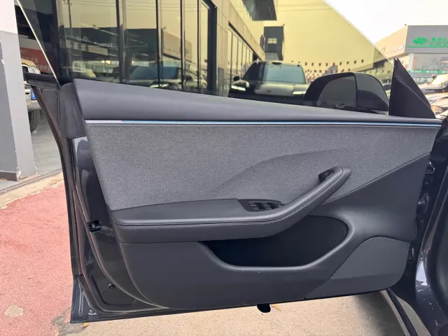 Tesla Model 3 2025 Model Rear-Wheel Drive Edition — Фото автомобиля 7