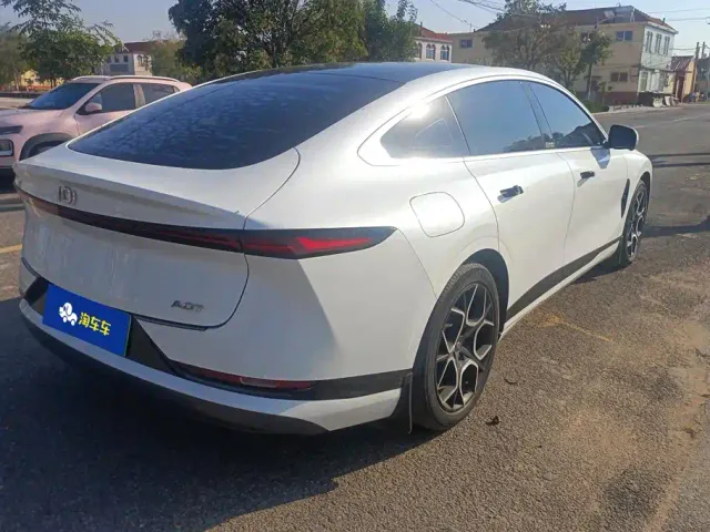 Changan Qiyuan A07 — Фото автомобиля 3